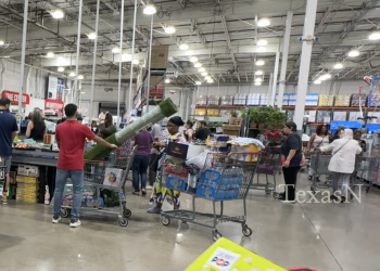 “관세 오르기 전에 미리 사야”… 美 소비자들 사재기